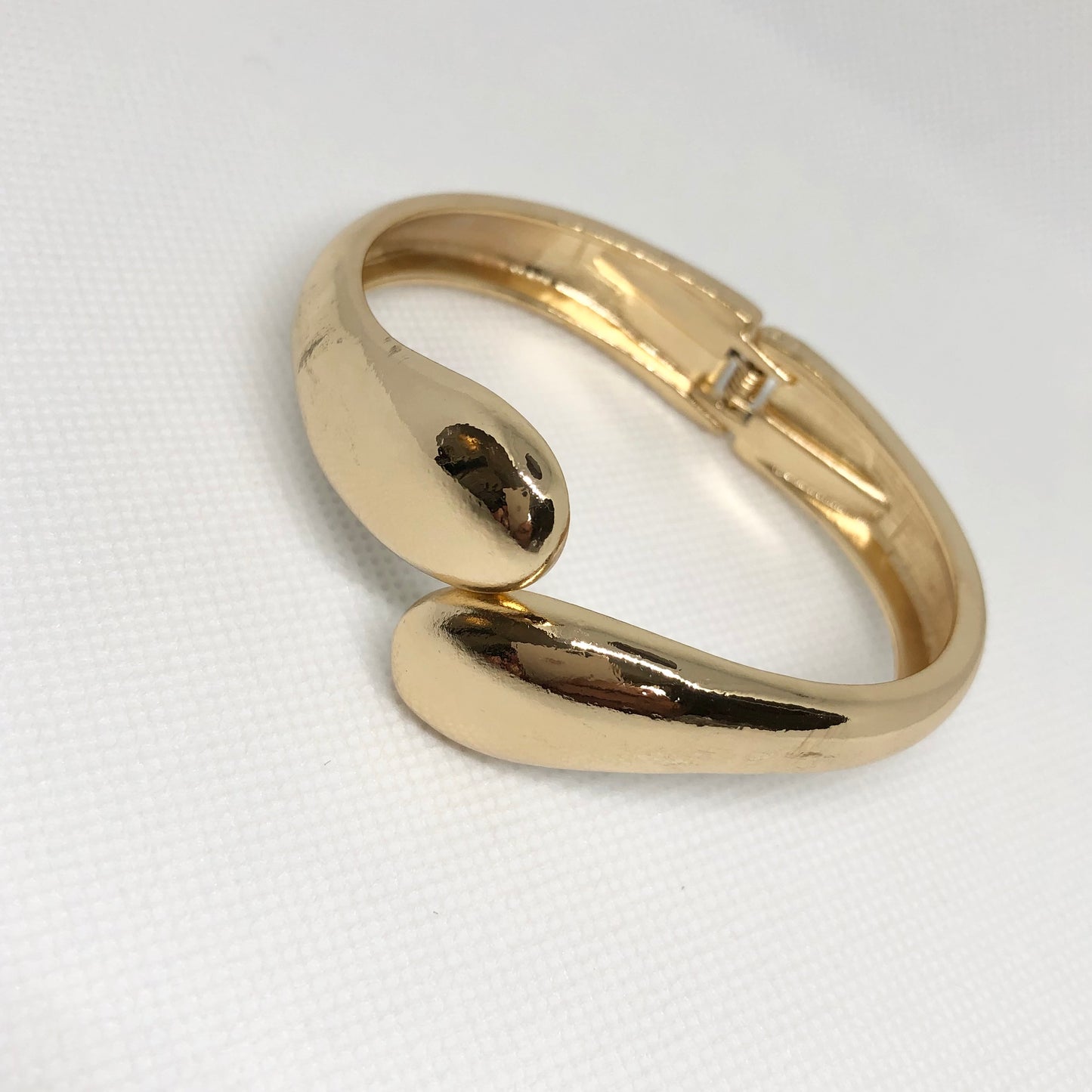 Gold Waterdrop Bangle