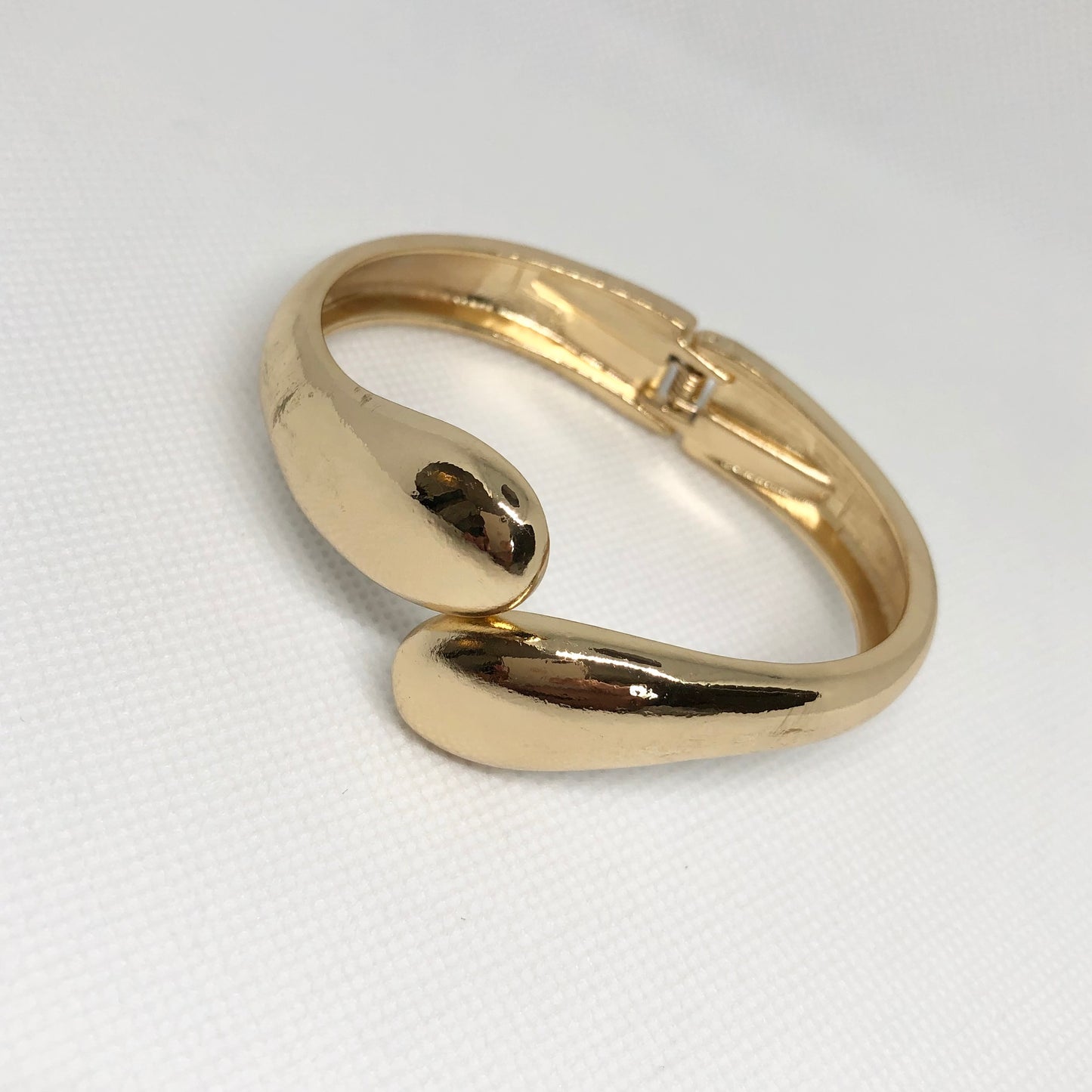 Gold Waterdrop Bangle